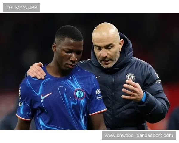 英超切尔西1-1战平阿森纳，凯塞多染红致蓝军少一人应战